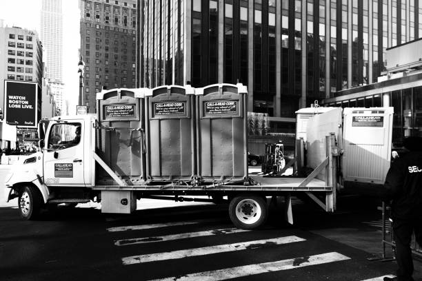 Best Portable restroom trailer rental  in Lighthouse Point, FL