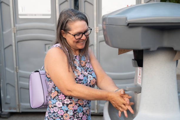 Best Portable restroom trailer rental  in Lighthouse Point, FL